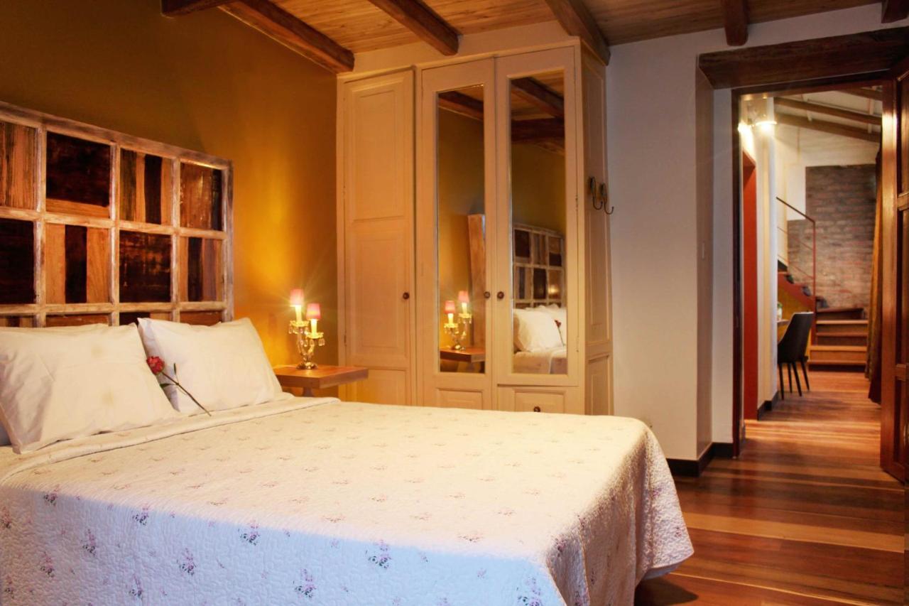 Old Town Quito Suites, Heritage Boutique Hotel, Where Every Detail Tells A Story Exterior photo