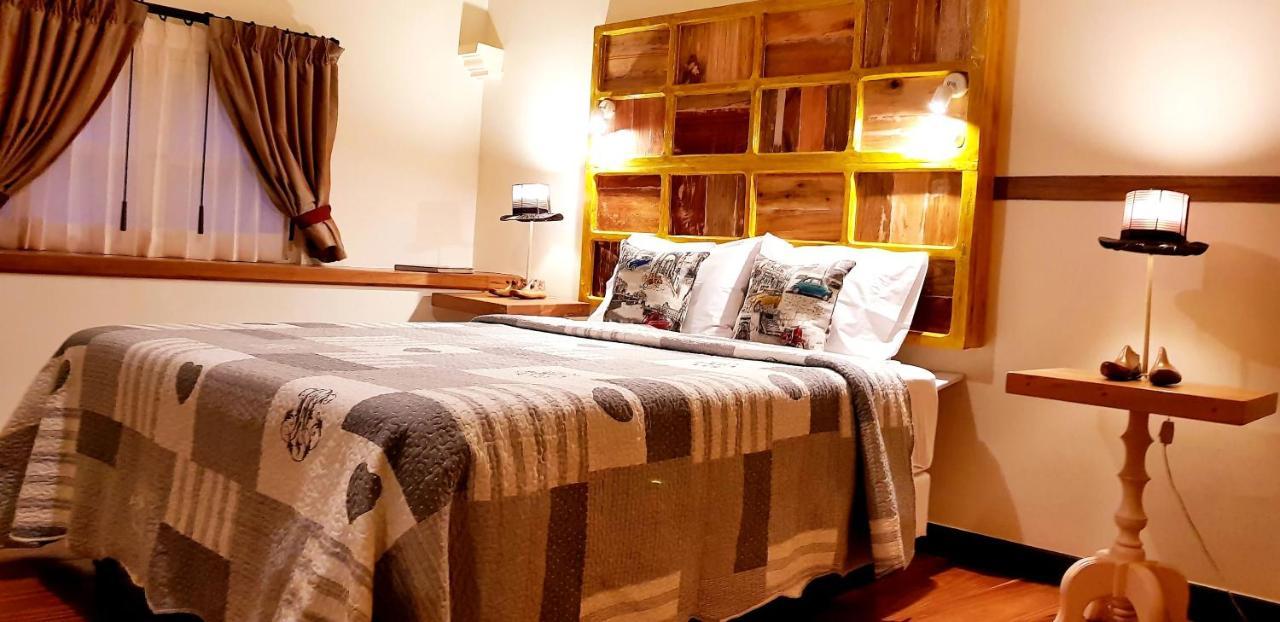 Old Town Quito Suites, Heritage Boutique Hotel, Where Every Detail Tells A Story Exterior photo