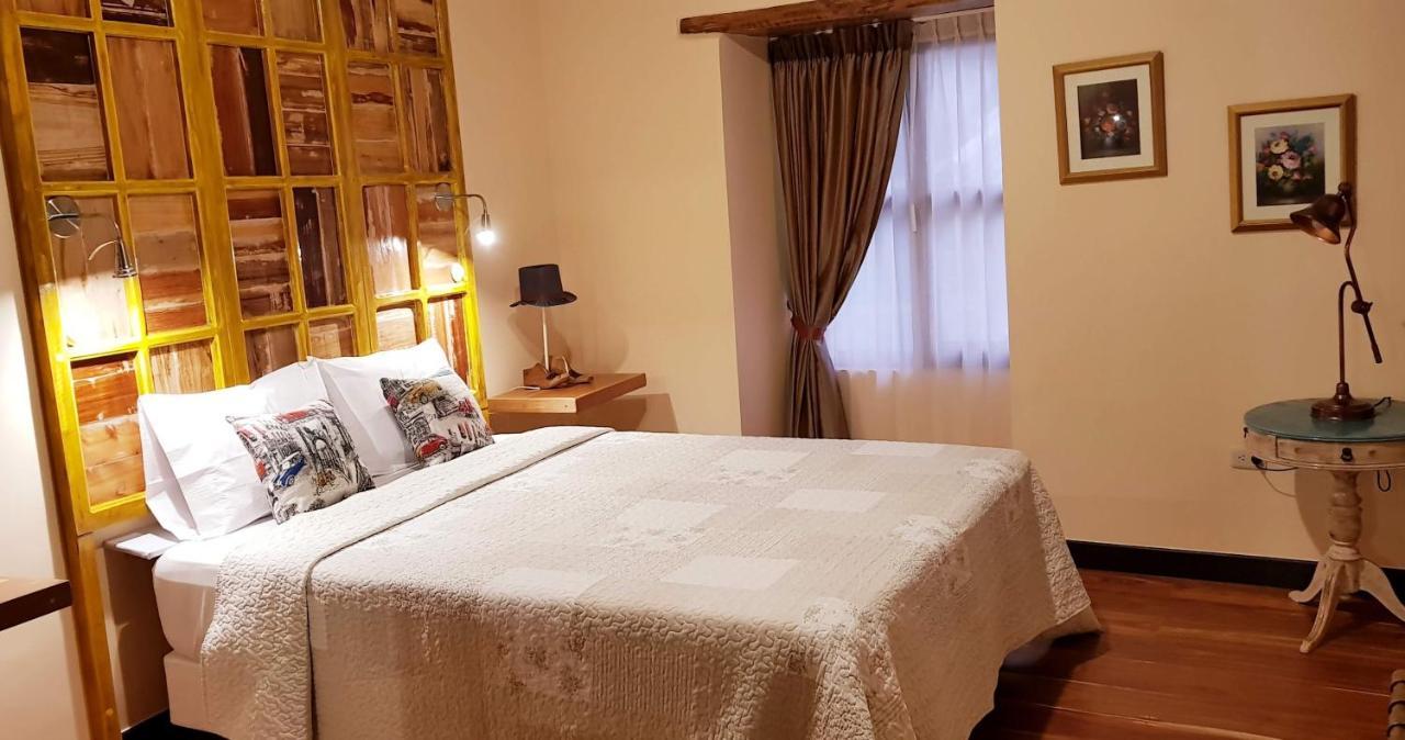 Old Town Quito Suites, Heritage Boutique Hotel, Where Every Detail Tells A Story Exterior photo