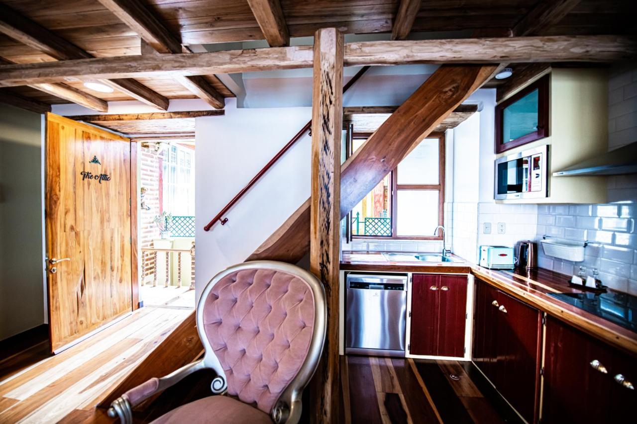 Old Town Quito Suites, Heritage Boutique Hotel, Where Every Detail Tells A Story Exterior photo