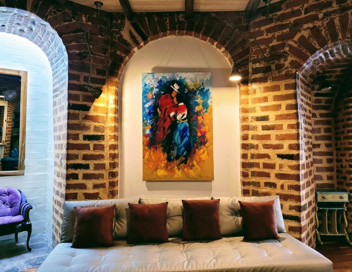 Old Town Quito Suites, Heritage Boutique Hotel, Where Every Detail Tells A Story Exterior photo