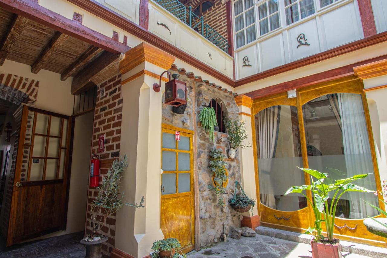 Old Town Quito Suites, Heritage Boutique Hotel, Where Every Detail Tells A Story Exterior photo