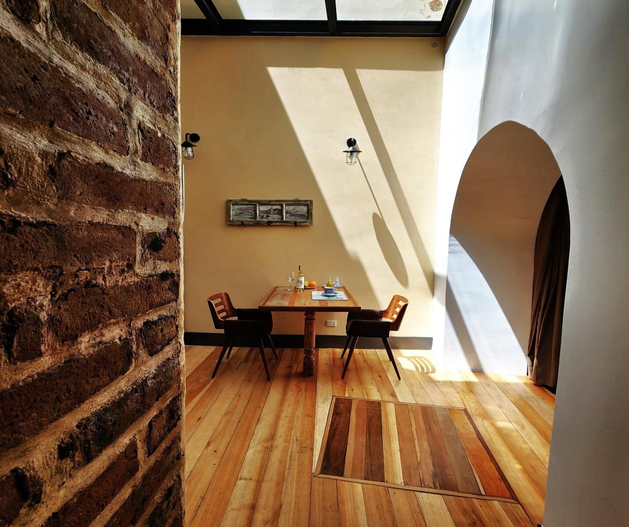 Old Town Quito Suites, Heritage Boutique Hotel, Where Every Detail Tells A Story Exterior photo