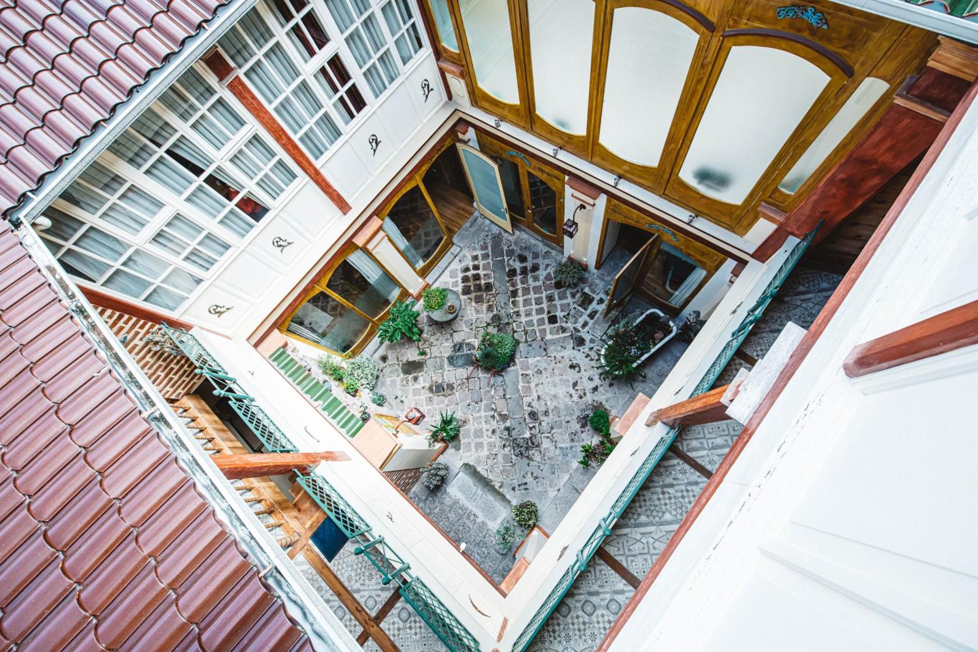 Old Town Quito Suites, Heritage Boutique Hotel, Where Every Detail Tells A Story Exterior photo