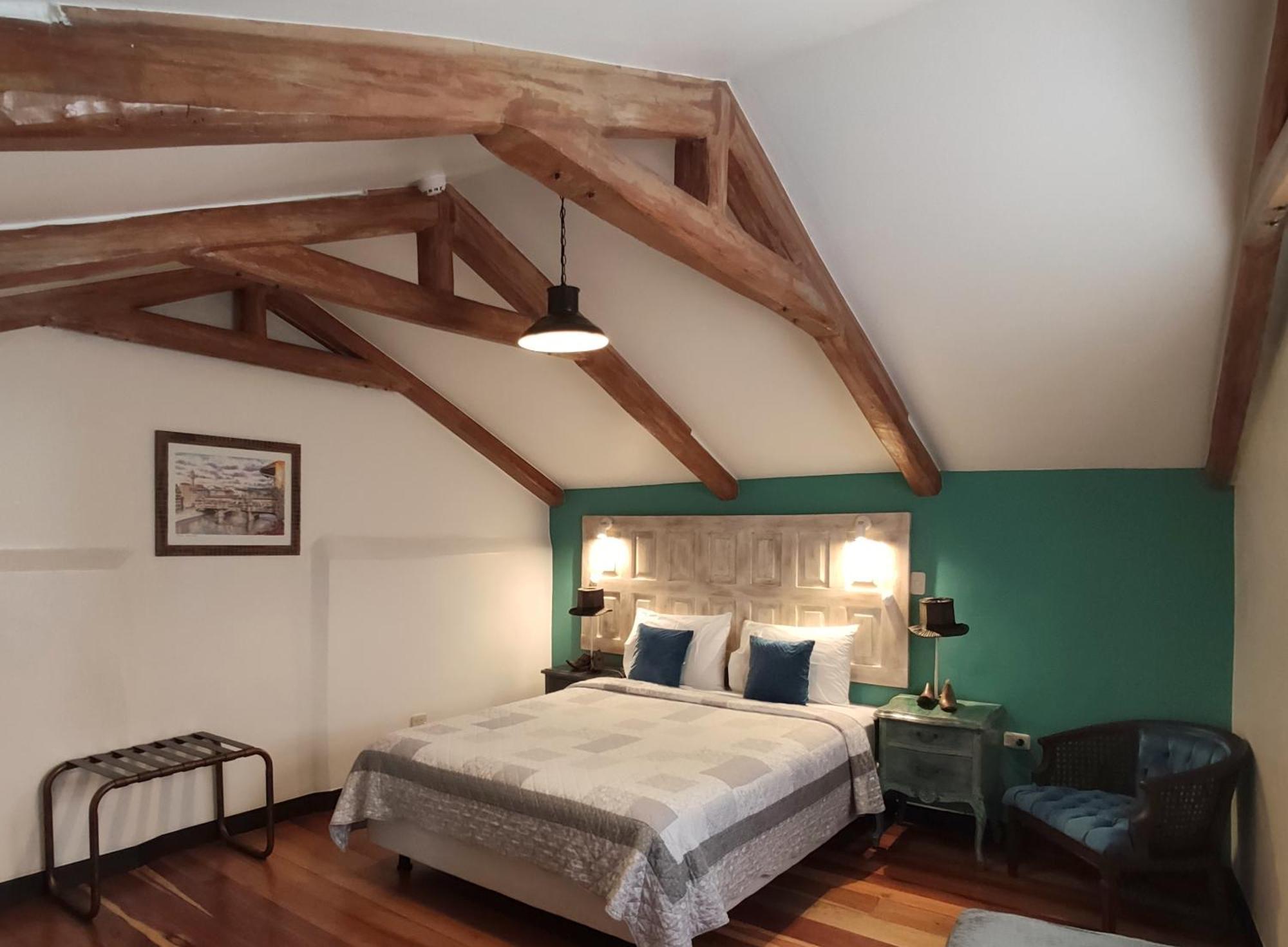 Old Town Quito Suites, Heritage Boutique Hotel, Where Every Detail Tells A Story Exterior photo