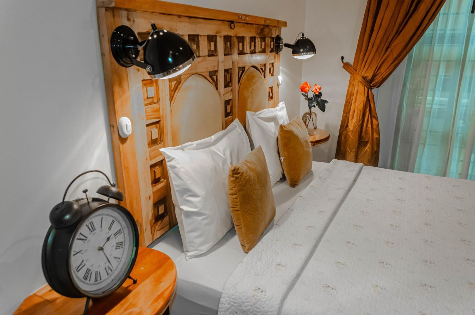 Old Town Quito Suites, Heritage Boutique Hotel, Where Every Detail Tells A Story Exterior photo