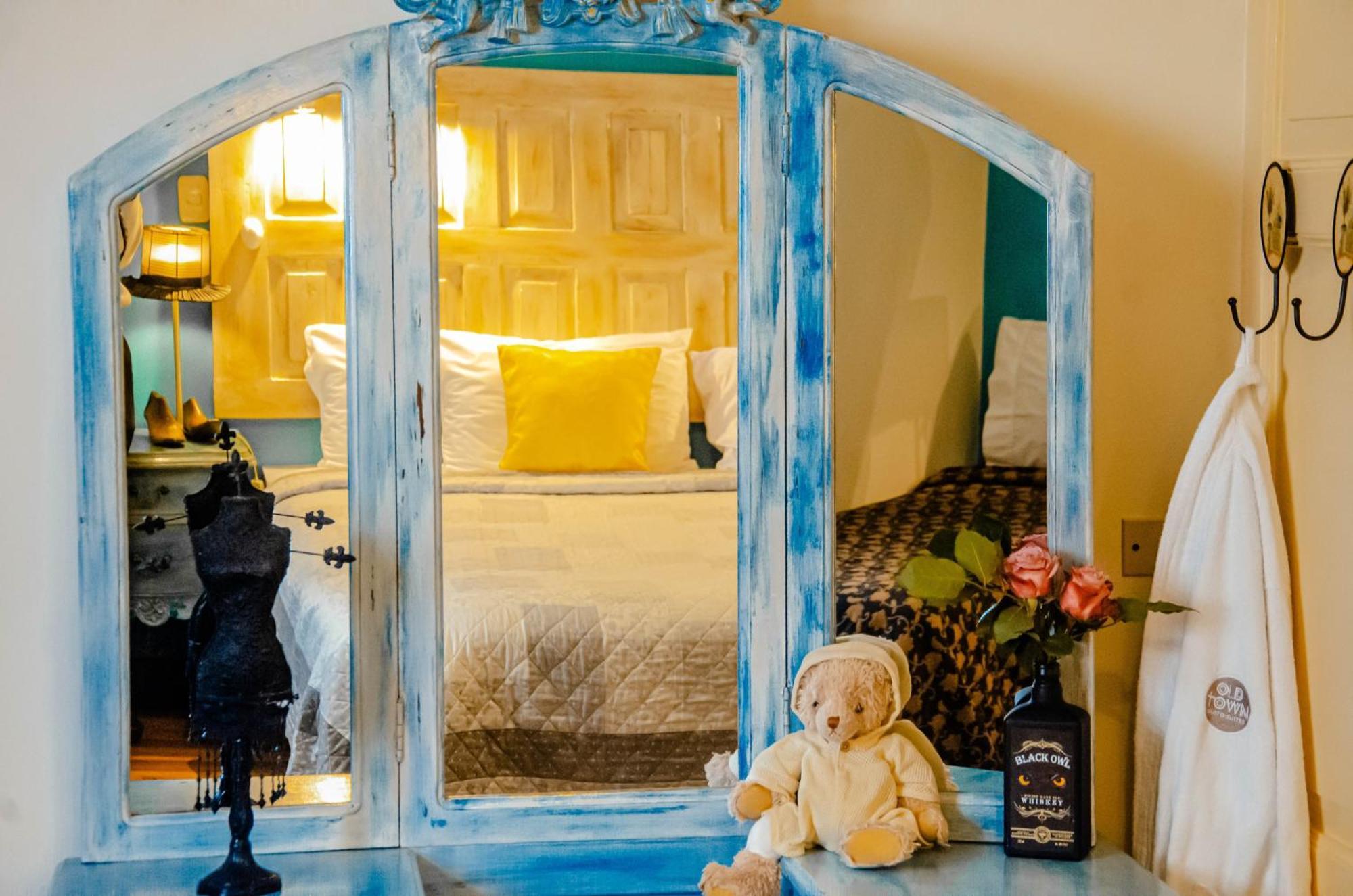 Old Town Quito Suites, Heritage Boutique Hotel, Where Every Detail Tells A Story Exterior photo