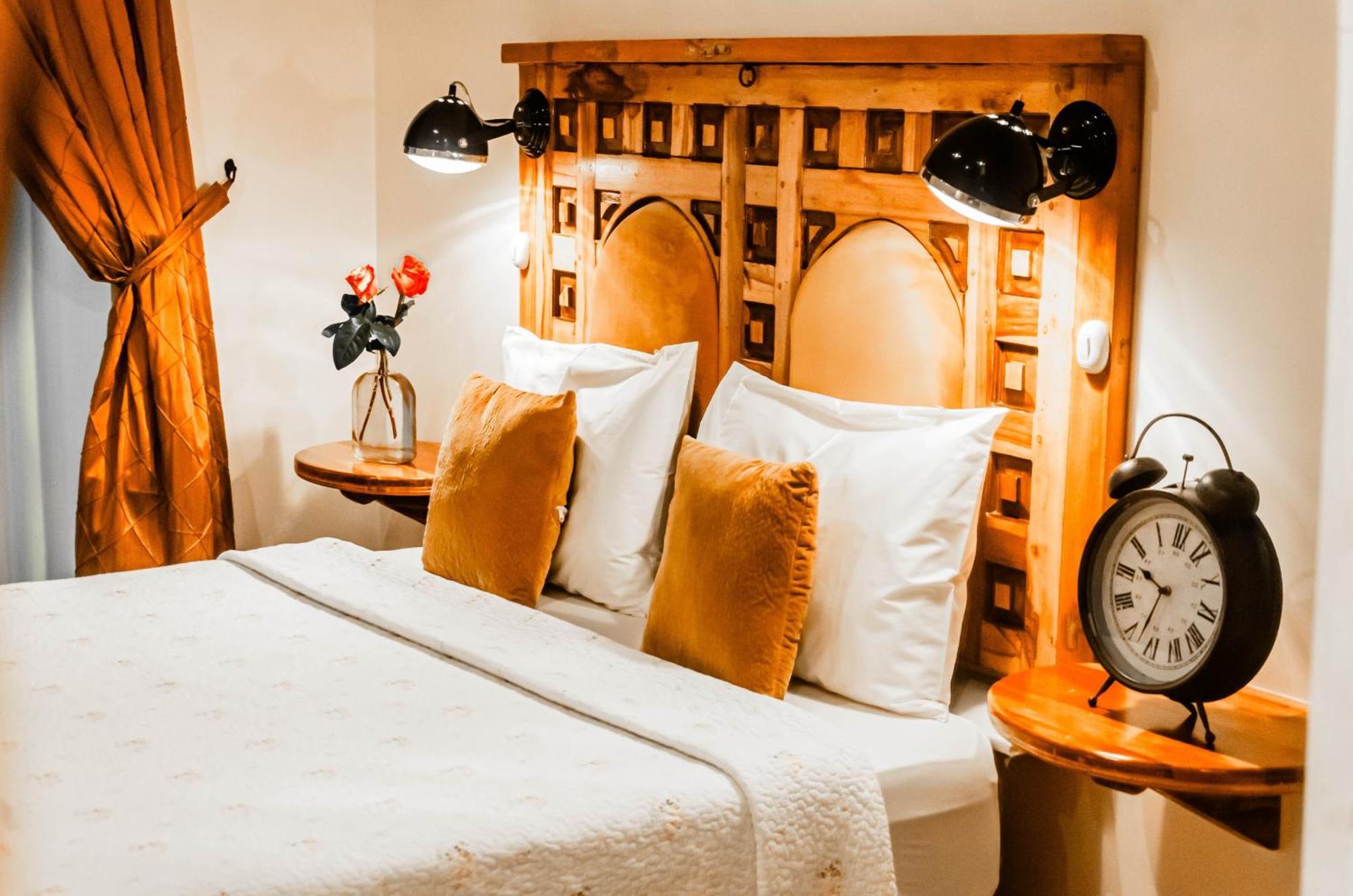 Old Town Quito Suites, Heritage Boutique Hotel, Where Every Detail Tells A Story Exterior photo