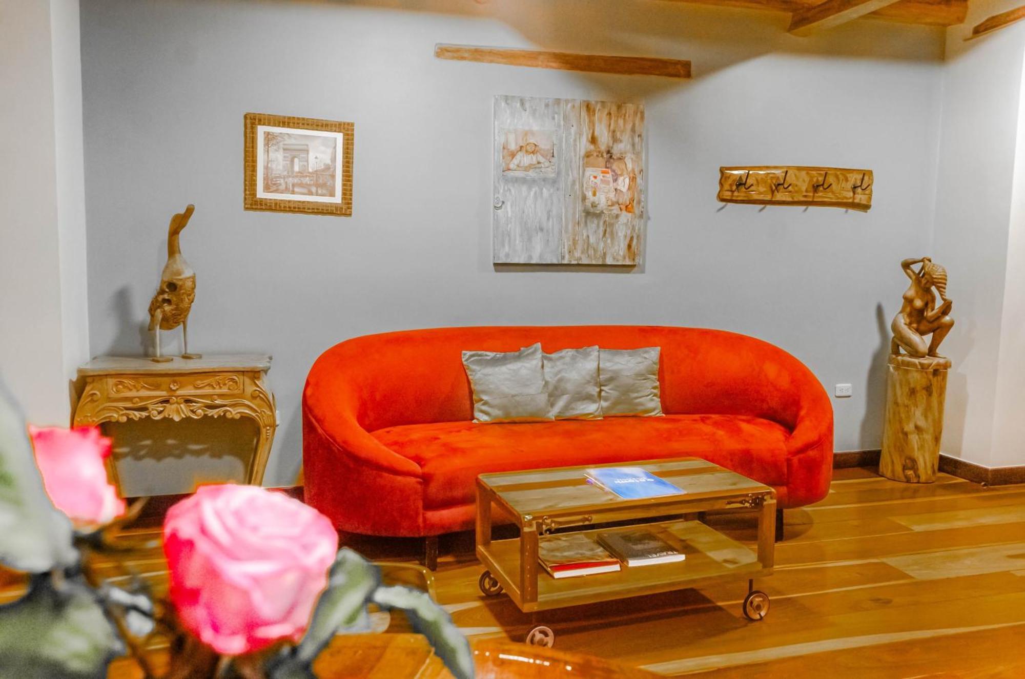 Old Town Quito Suites, Heritage Boutique Hotel, Where Every Detail Tells A Story Exterior photo
