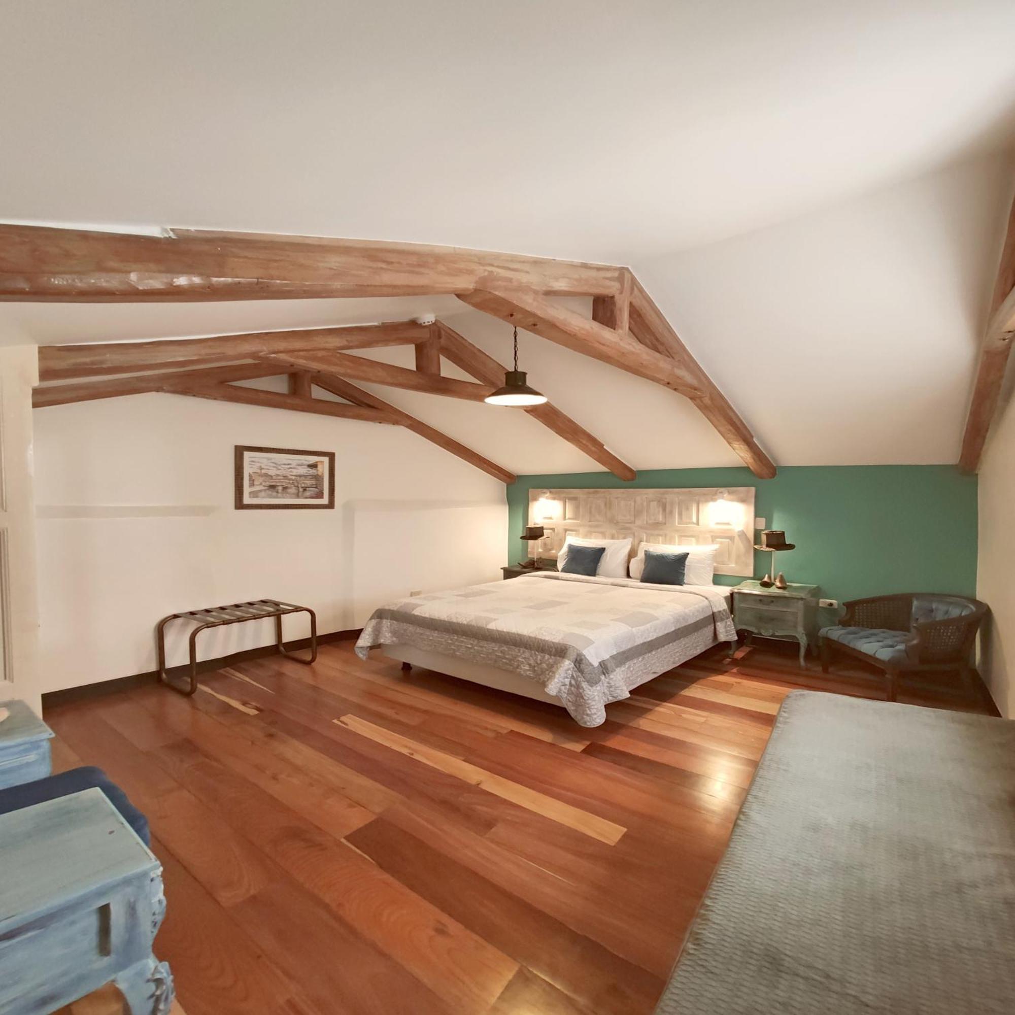 Old Town Quito Suites, Heritage Boutique Hotel, Where Every Detail Tells A Story Exterior photo